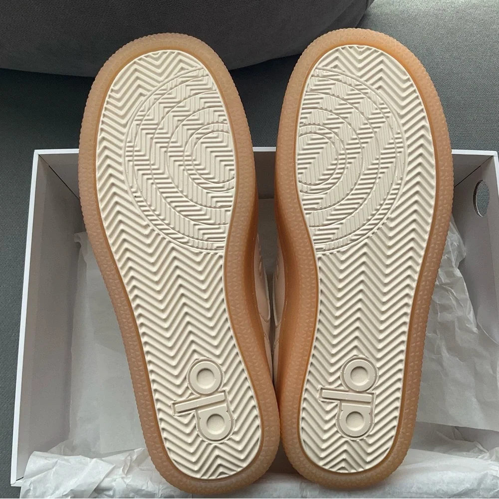 ALO Yoga new box